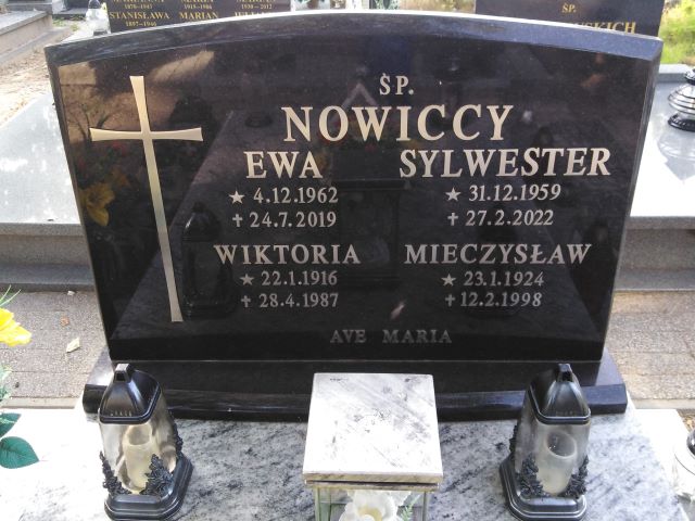 Sylwester Nowicki 1959 Trzemeszno - Grobonet - Wyszukiwarka osób pochowanych