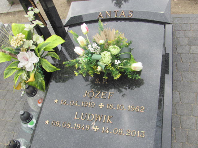 Józef Antas 1910 Trzemeszno - Grobonet - Wyszukiwarka osób pochowanych