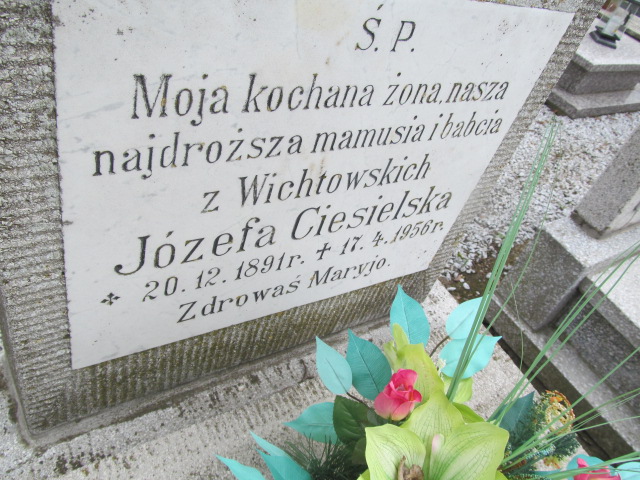 Józefa Ciesielska 1891 Trzemeszno - Grobonet - Wyszukiwarka osób pochowanych